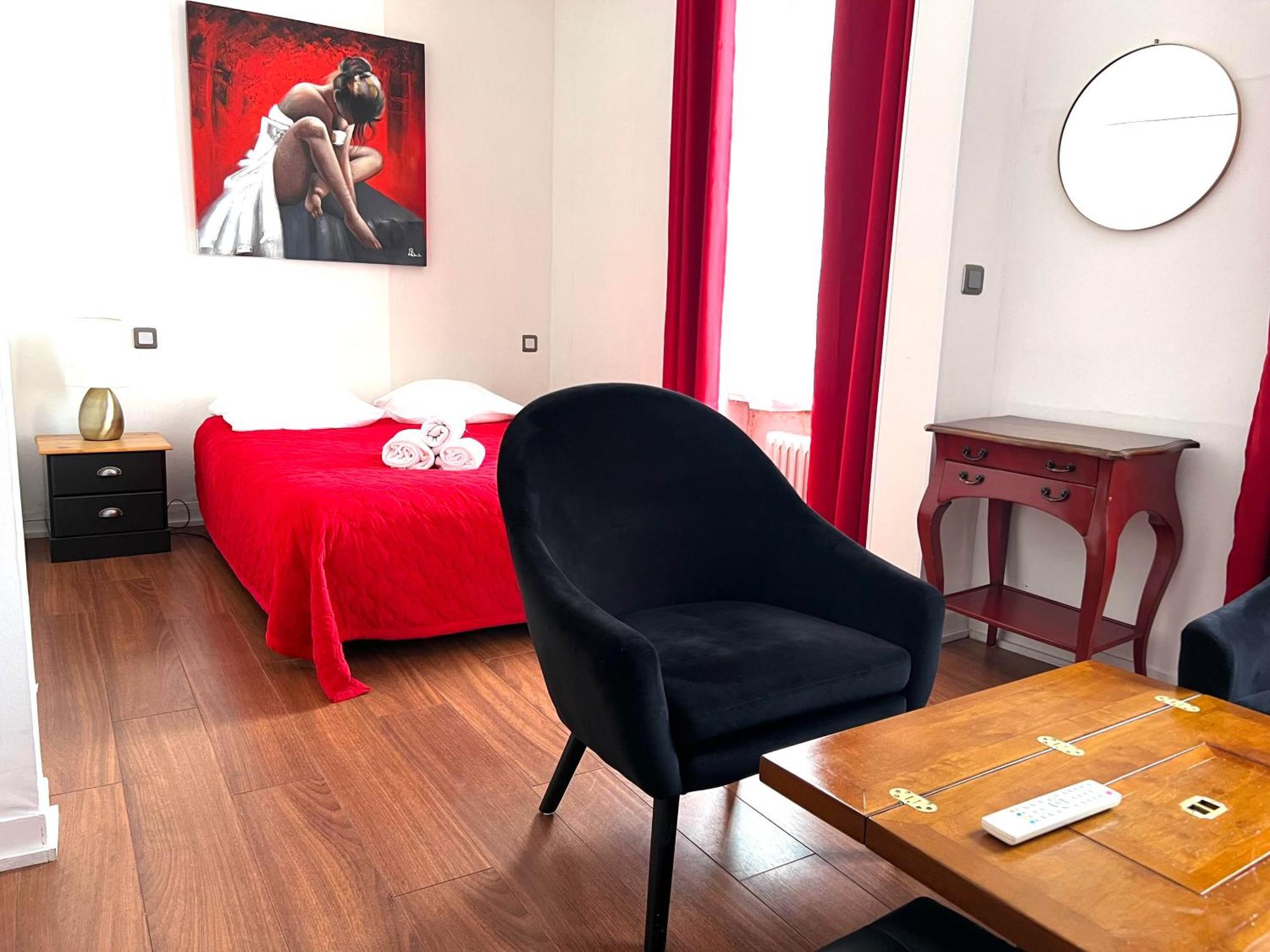 Hotel De La Gare แชร์บูร์ก อ็อง กงต็องแต็ง ภายนอก รูปภาพ