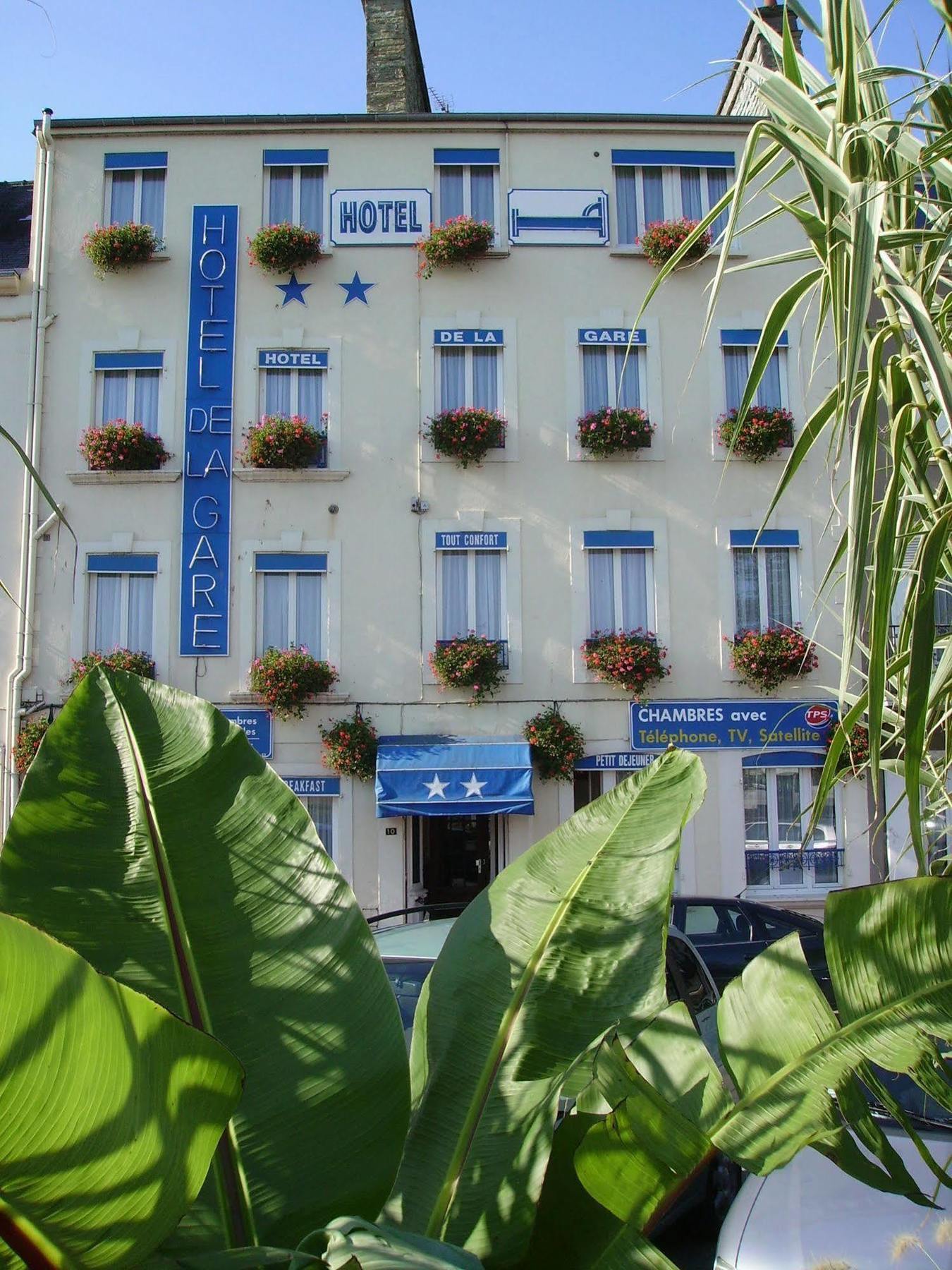Hotel De La Gare แชร์บูร์ก อ็อง กงต็องแต็ง ภายนอก รูปภาพ