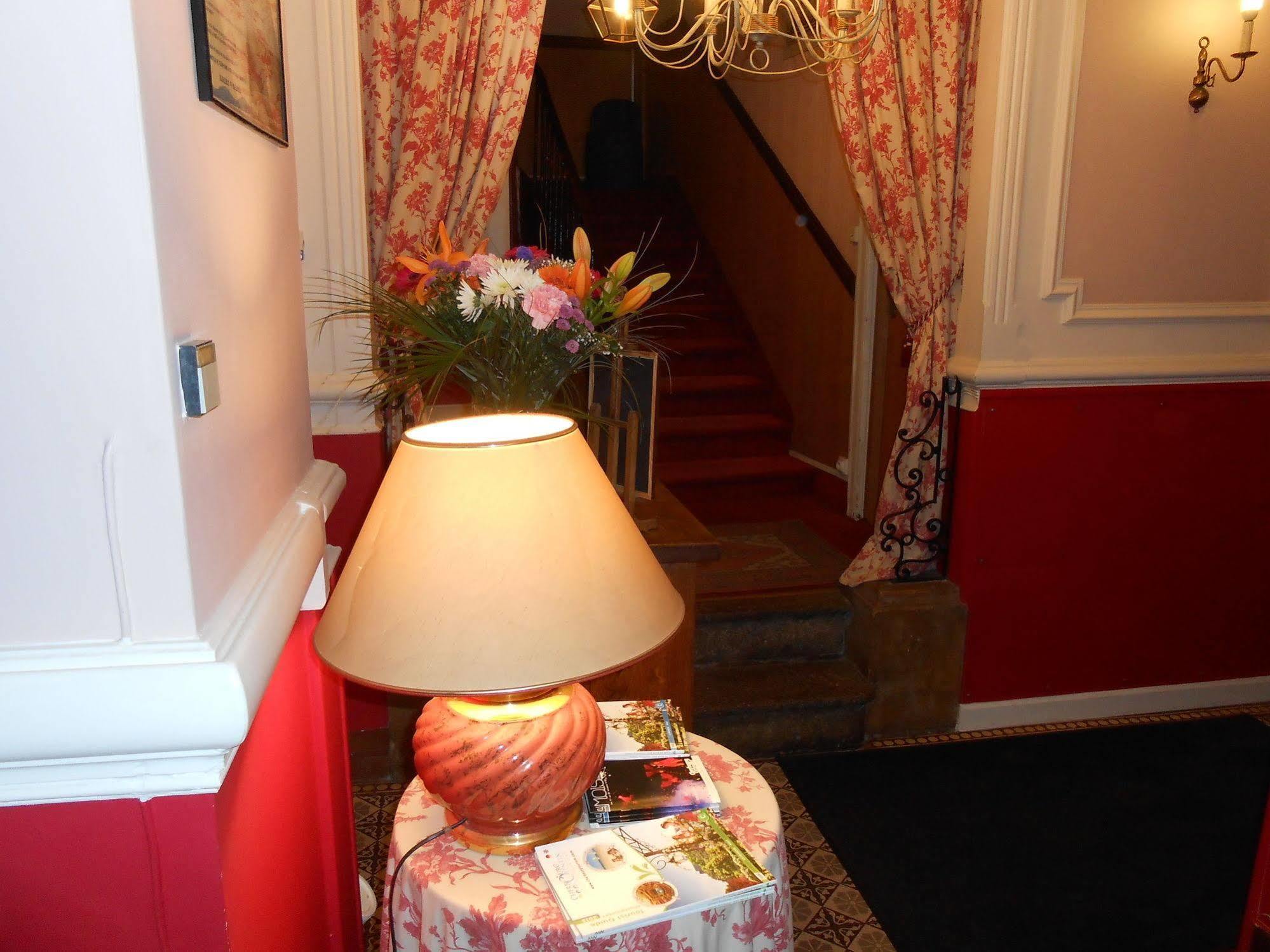 Hotel De La Gare แชร์บูร์ก อ็อง กงต็องแต็ง ภายนอก รูปภาพ